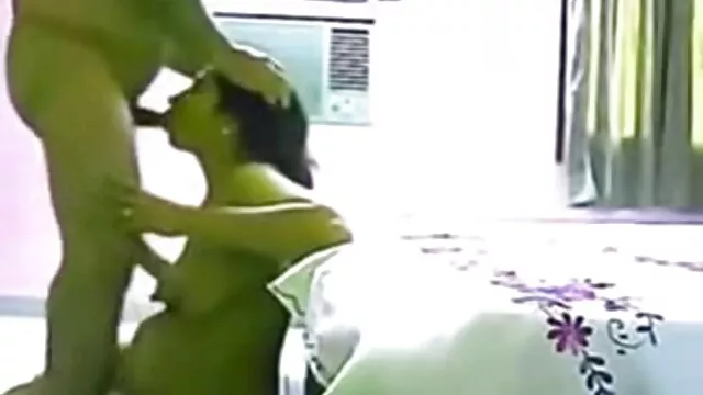 XXX χωρίς εγγραφή  Η Όλγα σκαρφαλώνει για να φρεε πορνο βιντεο κολυμπήσει