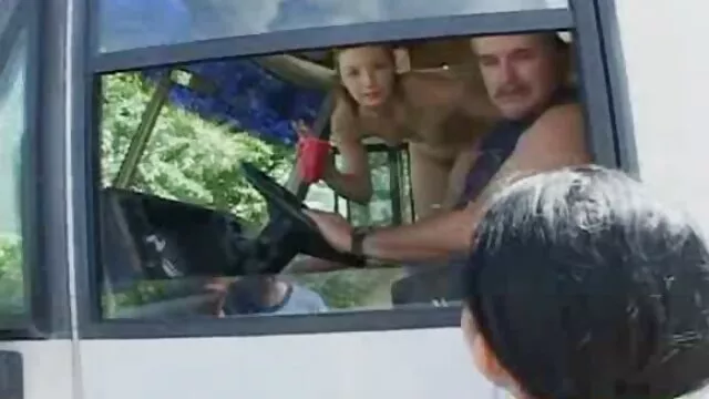XXX χωρίς εγγραφή  Το σπίτι άνθρωπος γλείφει το βιντεο σεξ ωριμεσ μουνί και σπασμωδικές σε προφυλακτικό ρωσική γυμνάστρια