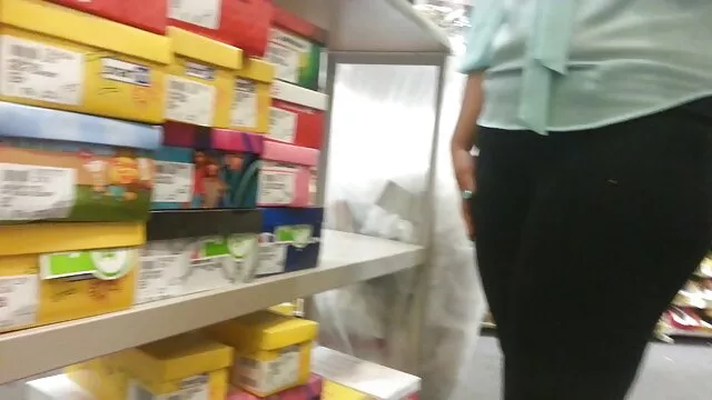 XXX χωρίς εγγραφή  Κορίτσι με μια πορνο γκει βιντεο πανέμορφη φιγούρα