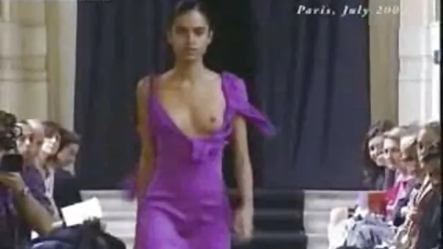 XXX χωρίς εγγραφή  Σεξ κάτω από σεκσ βιντεο το νερό