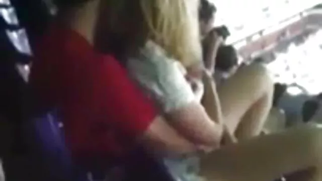 XXX χωρίς εγγραφή  Μελαχρινή λήψη κάτω σεξ βιντεο φρι από τα μάγουλά της